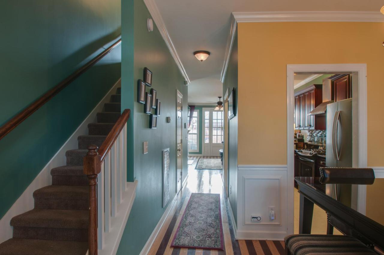 Vacation Home 5 Mins To Down Town 2 Bedrooms 2 Baths Garden Area Hot Tub Nashville Exterior foto