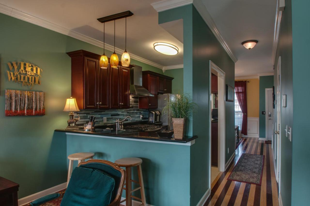 Vacation Home 5 Mins To Down Town 2 Bedrooms 2 Baths Garden Area Hot Tub Nashville Exterior foto